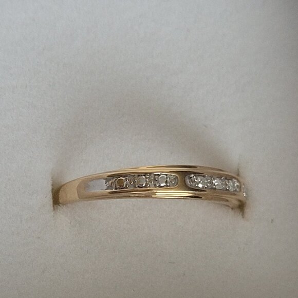 Diamond Womens 10k Yellow Gold Band - Picture 4 of 12